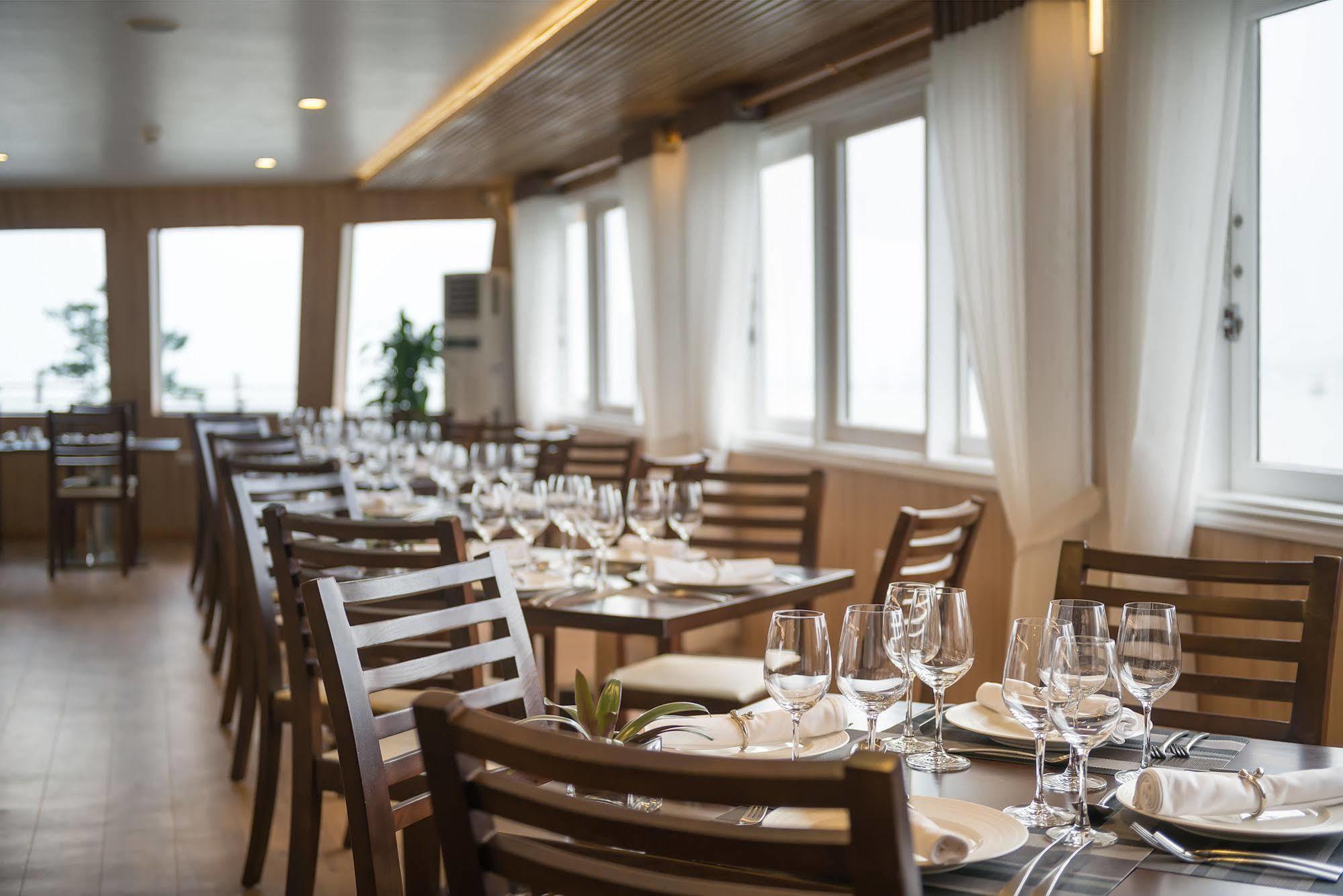 La Vela Premium Cruise - Managed By Paradise Cruises Ha Long Buitenkant foto